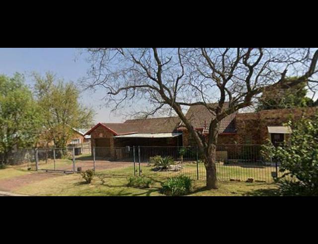 4 BEDROOM HOUSE FOR SALE IN NORKEM PARK